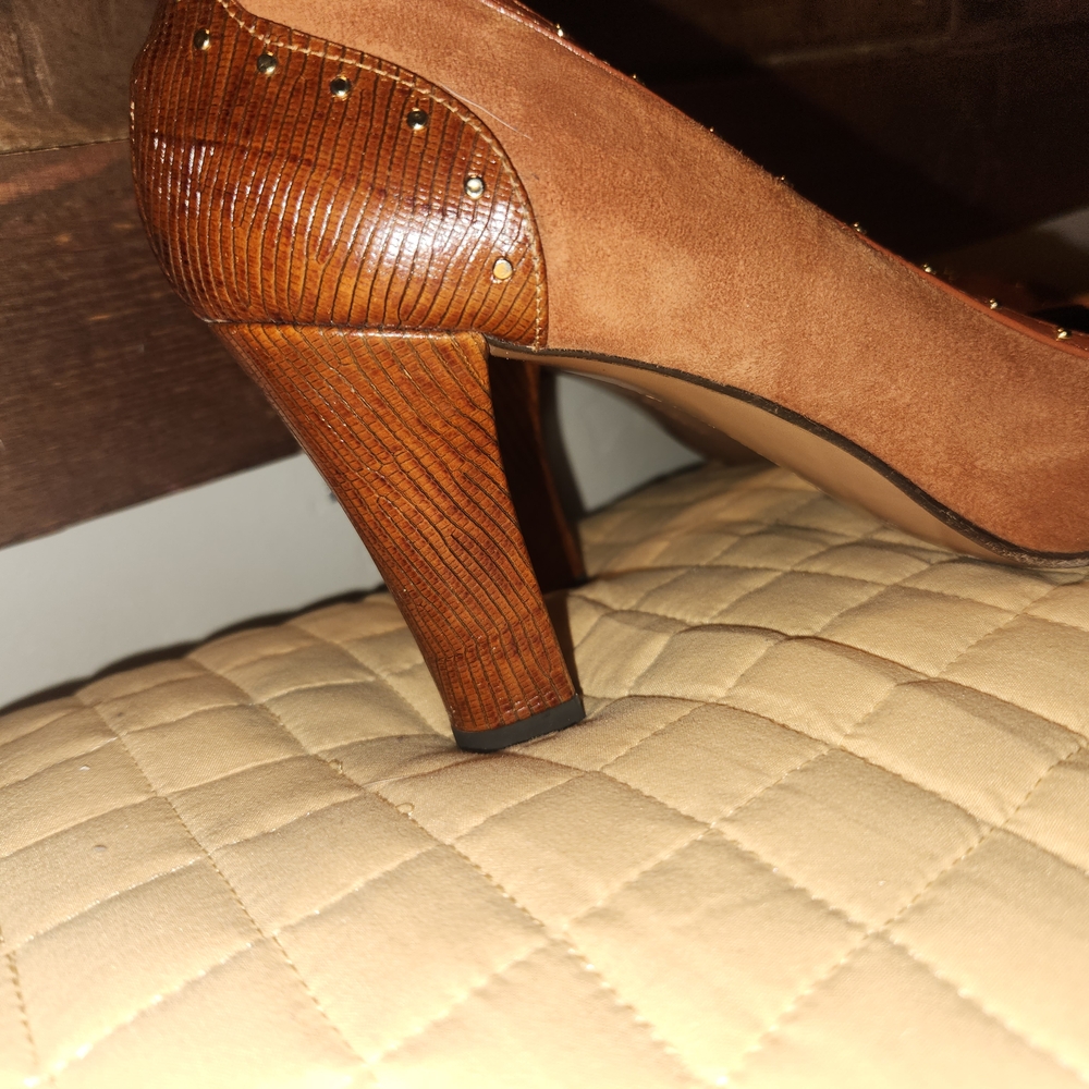 Adrienne Vittadini Pumps - Picture 4 of 10